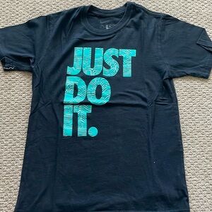 Kids Nike Tee (Size: Medium)